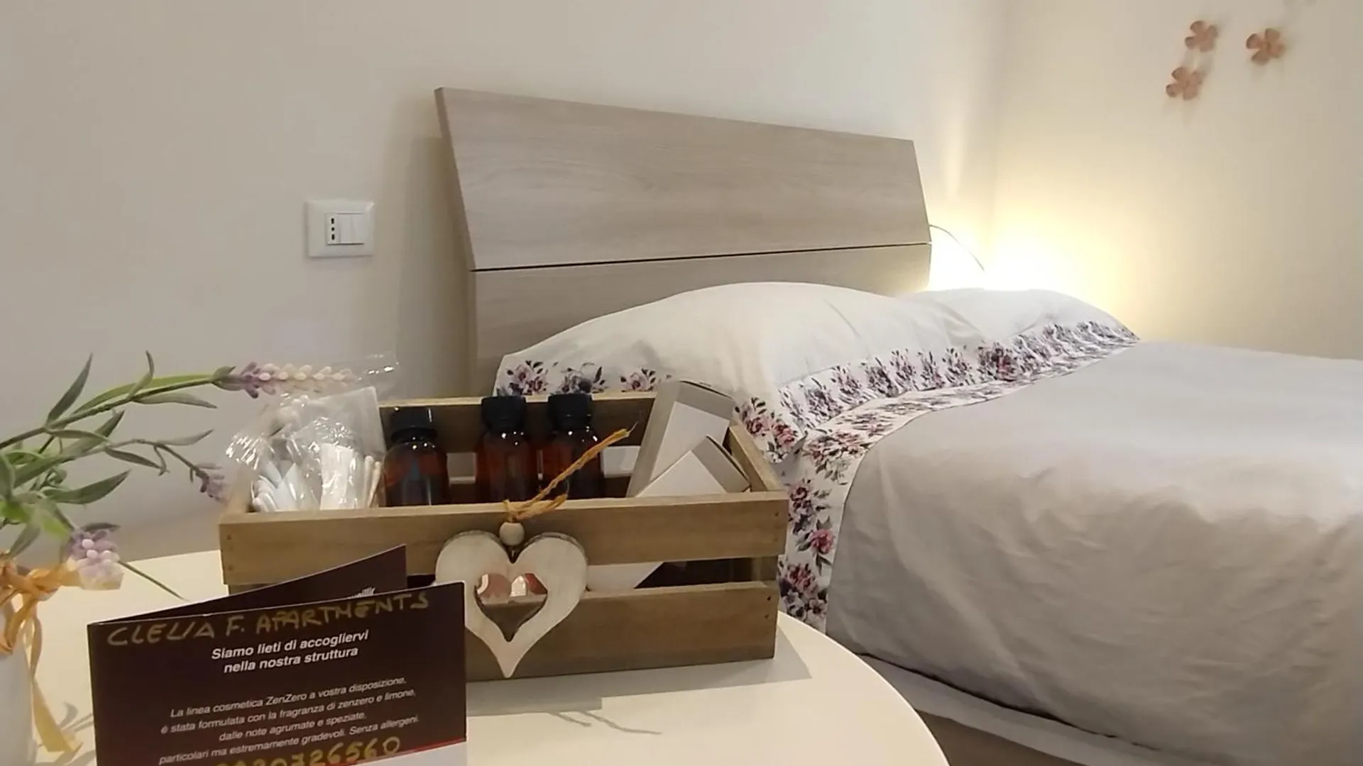Clelia.F Apartmentsの連絡先